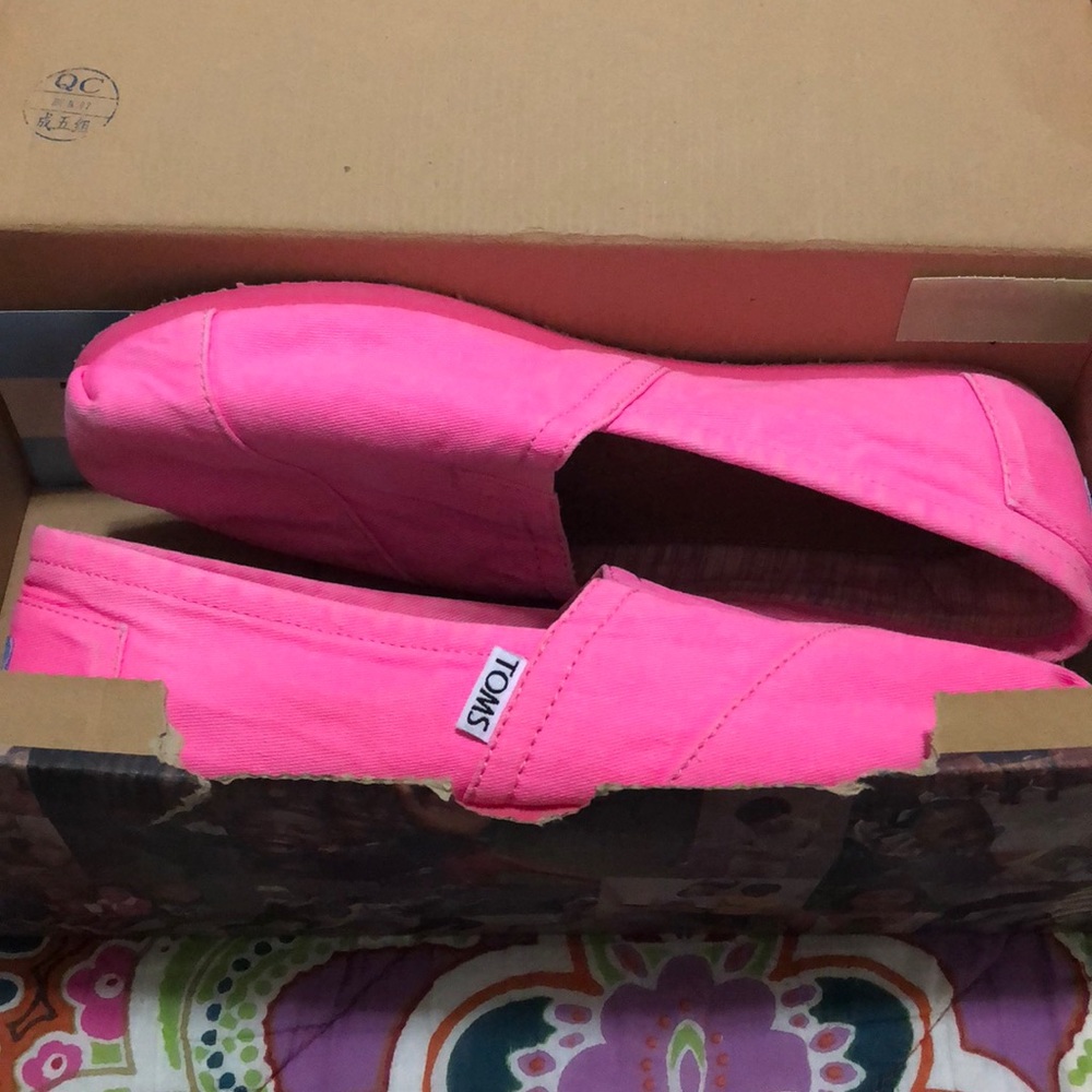 Toms - Picture 6 of 7